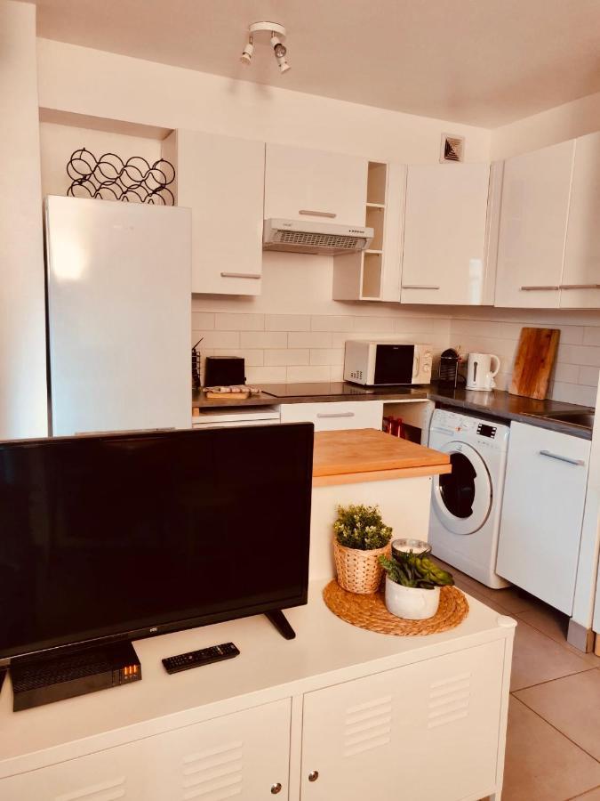 Mandelieu Grand Studio Avec Piscine Et Proche De La Mer 外观 照片